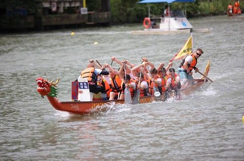 El «Fast and Furious» de la popular carrera china de botes-dragón