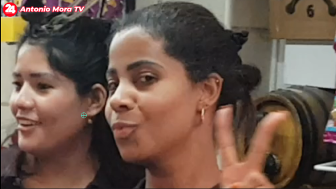 Junior y Yoana celebraron su 8º aniversario en la dirección del Bar Hamburguesería EL LÁBARO con Son de Indianos